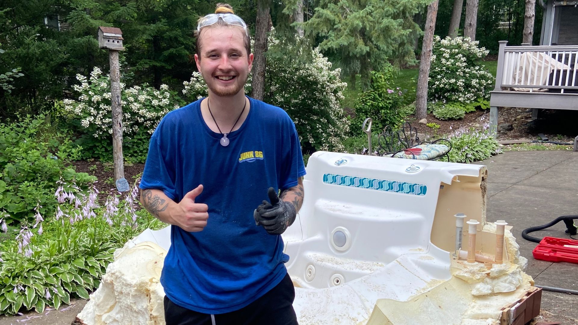 Junk 86 Giving Thumbs Up
